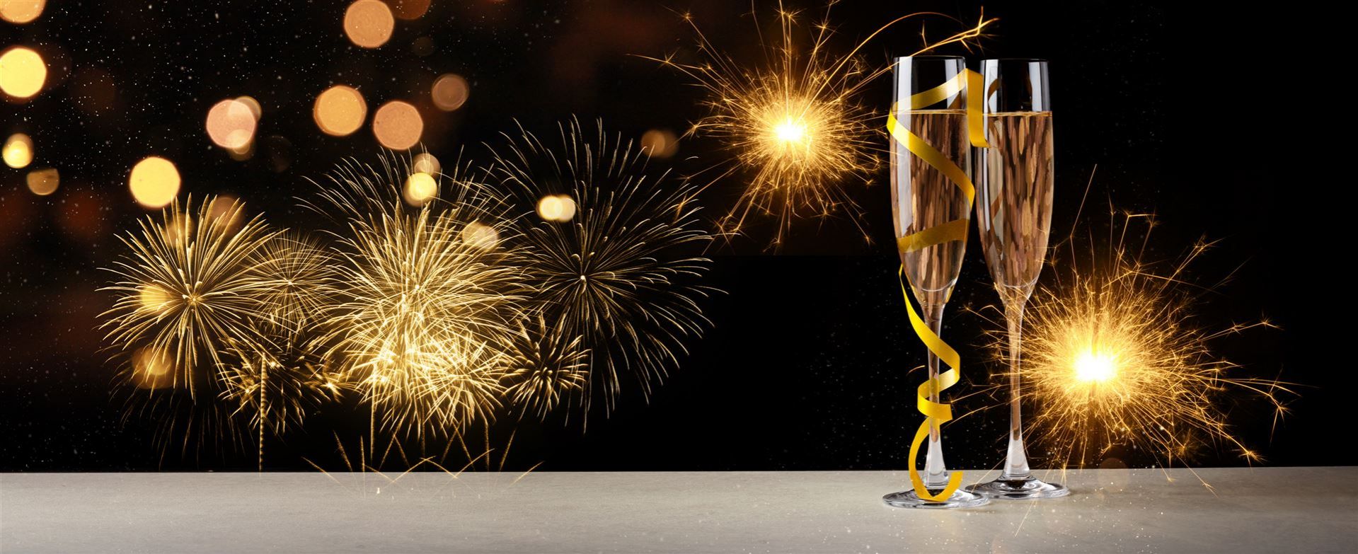 Sekt mit Feuerwerk
